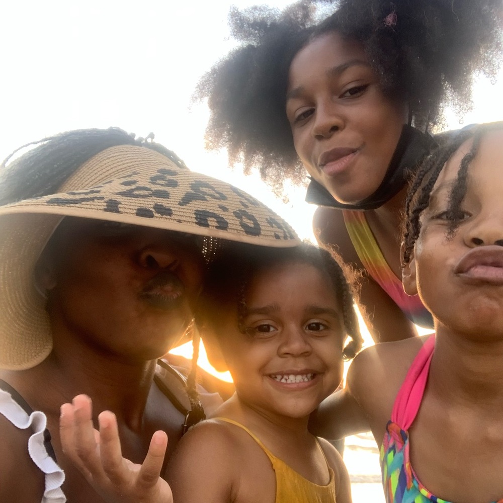 Meet your Posher, Pj